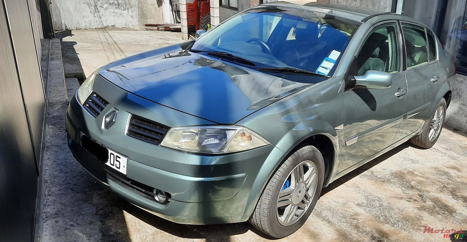 2005' Renault Megane photo #1