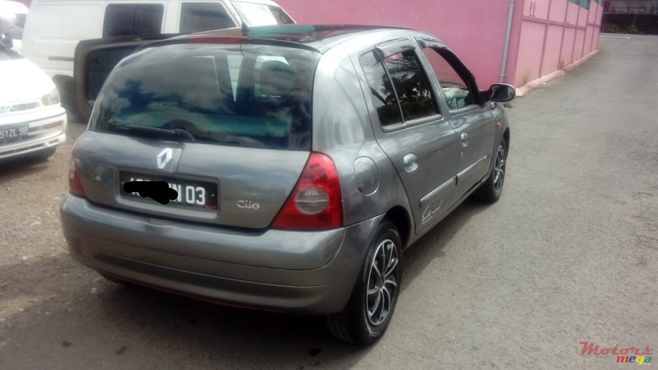 2003' Renault Clio photo #2