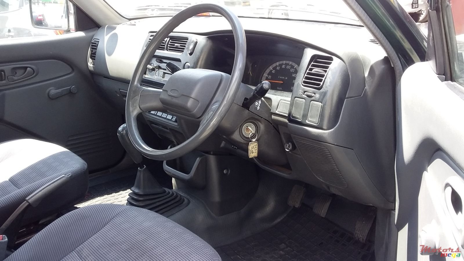 2007' Mitsubishi L 200 4X2 photo #3