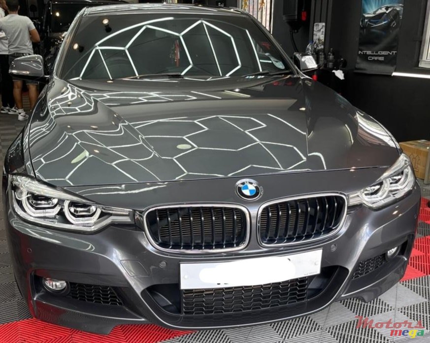 2018' BMW 318 photo #1