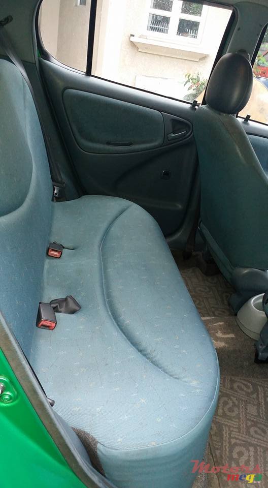 2000' Toyota Vitz photo #6