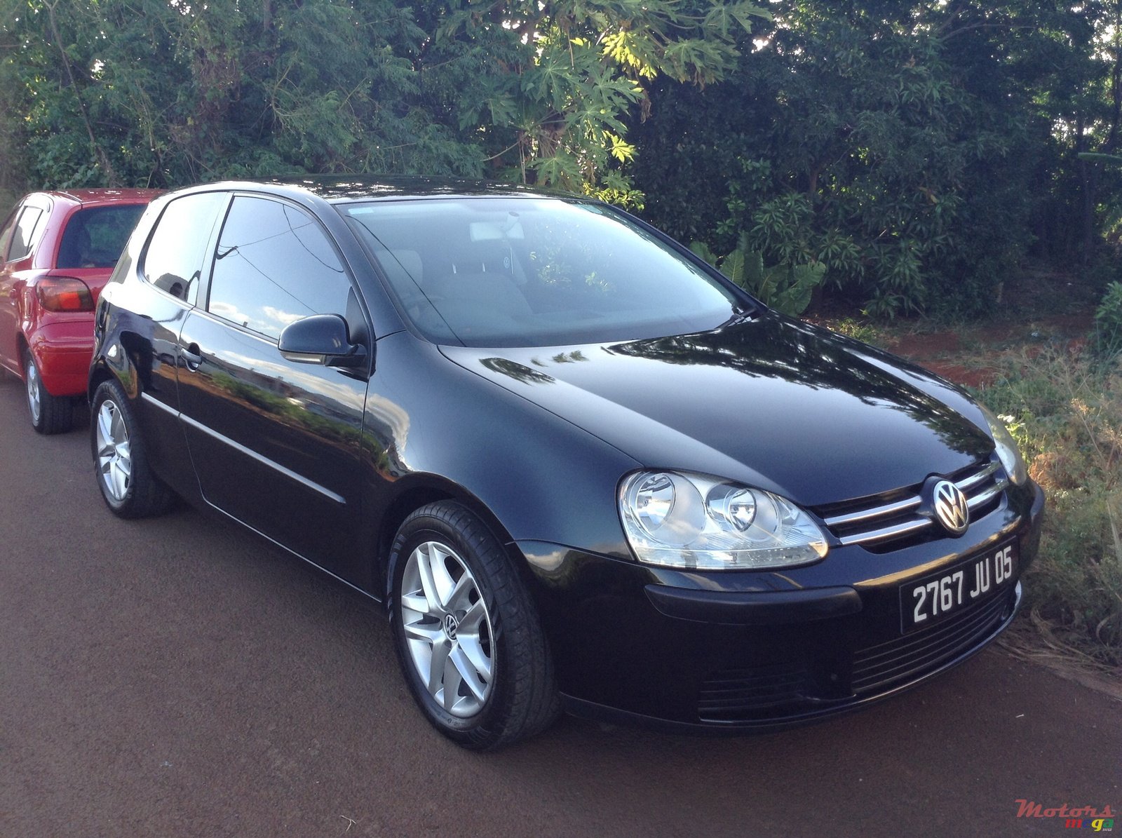 2005' Volkswagen Golf V 2 doors photo #1