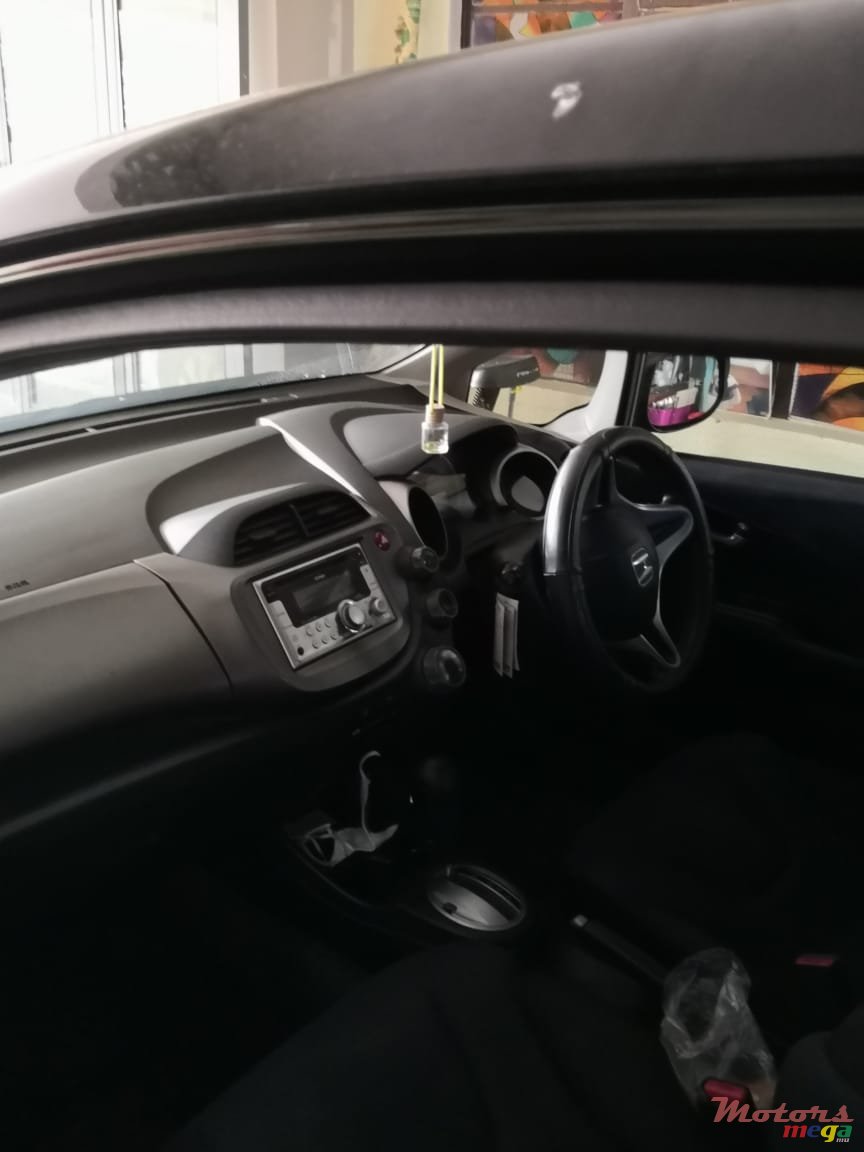 2010' Honda Fit photo #5