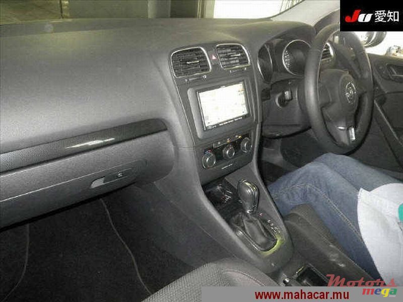 2012' Volkswagen Golf photo #3