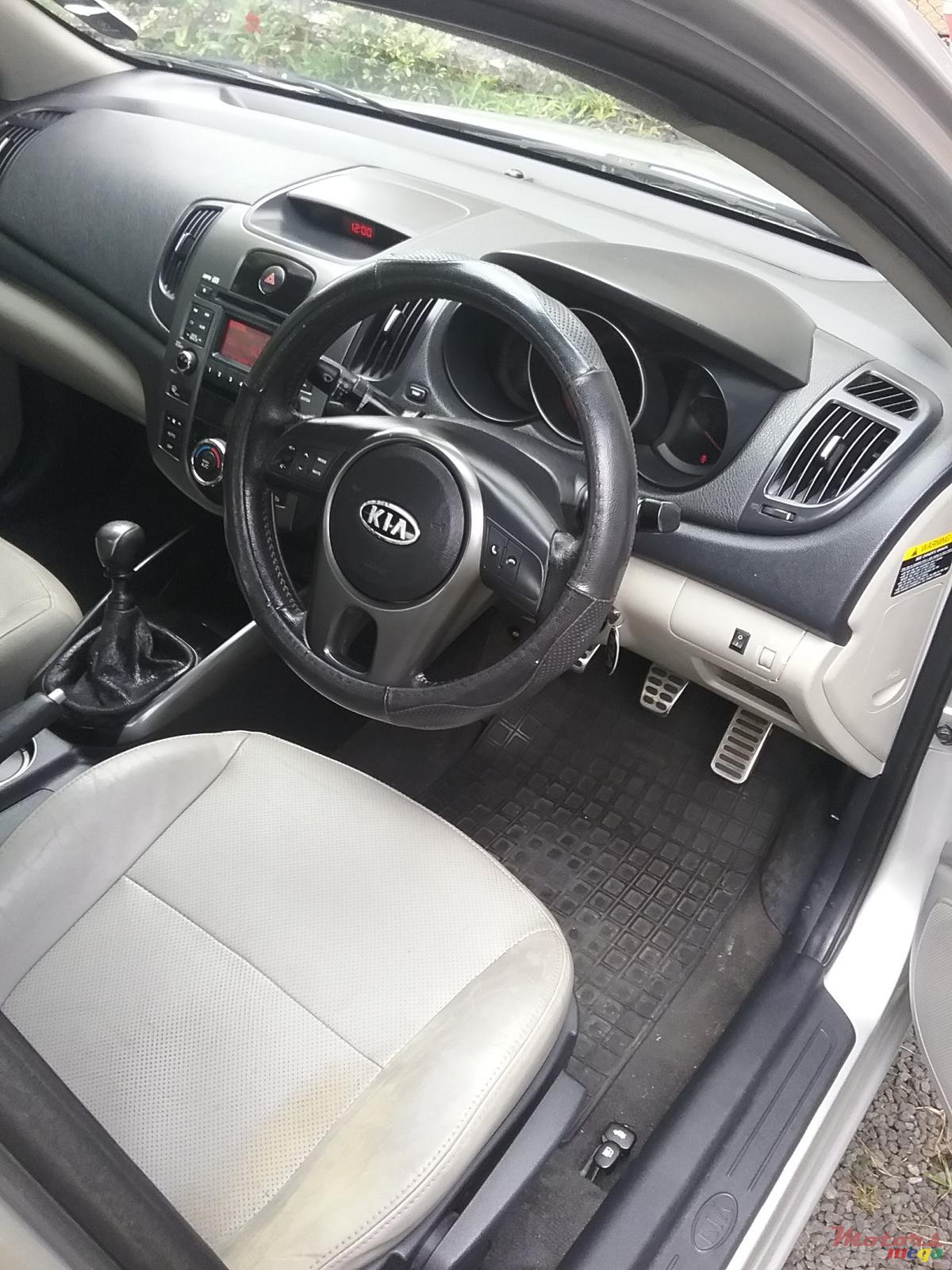 2011' Kia Cerato photo #3