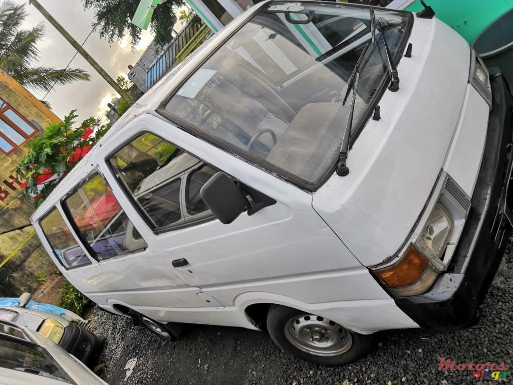 1992' Nissan Vanette photo #1