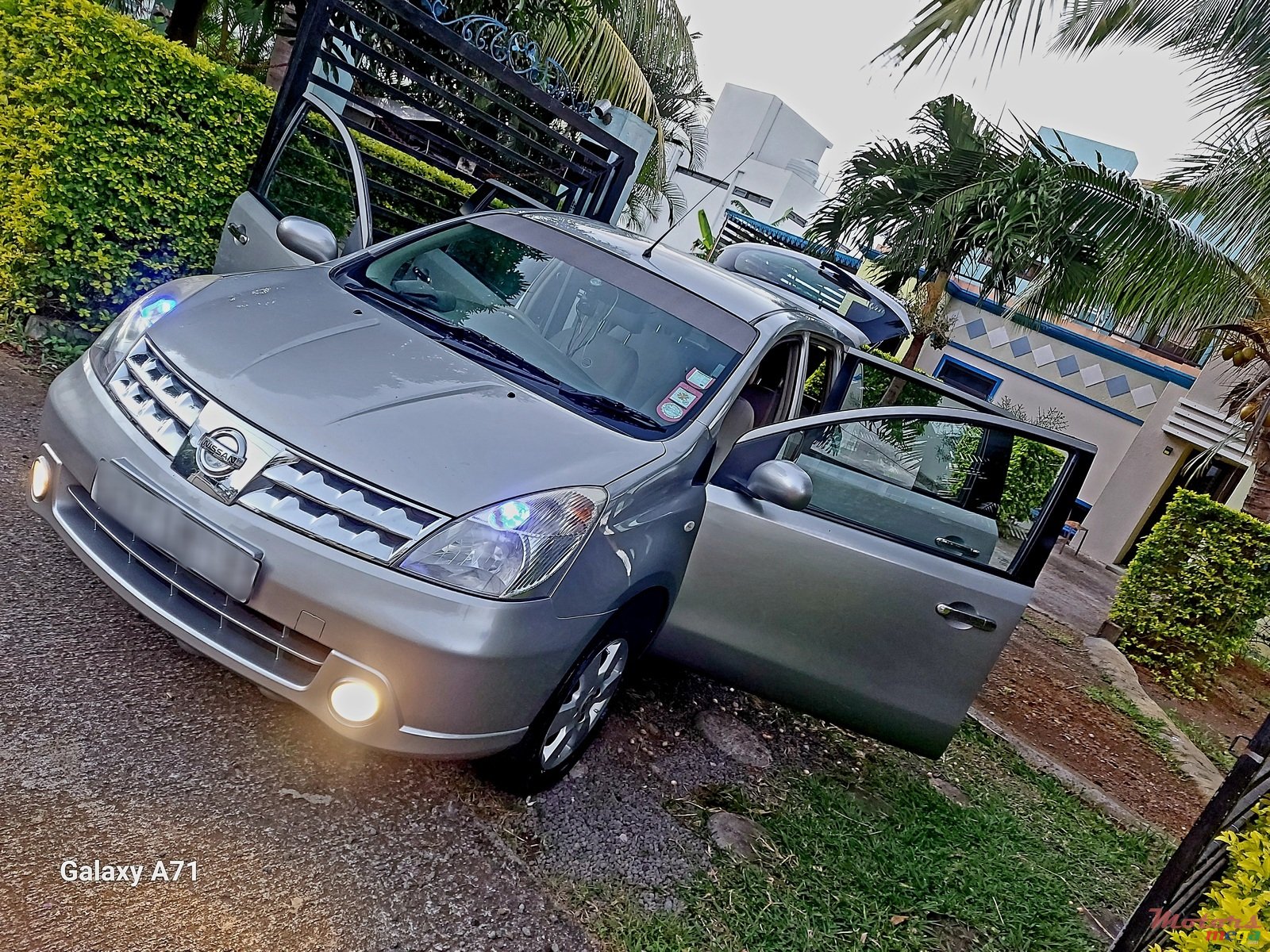 2013' Nissan 7seaters 1600cc photo #2