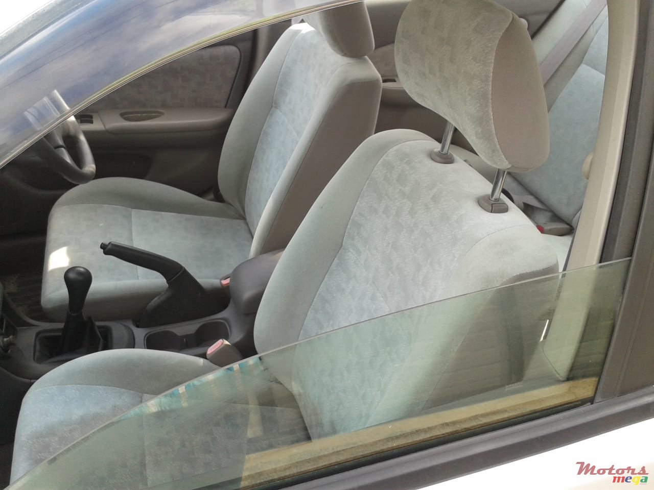 2002' Nissan Sunny photo #3