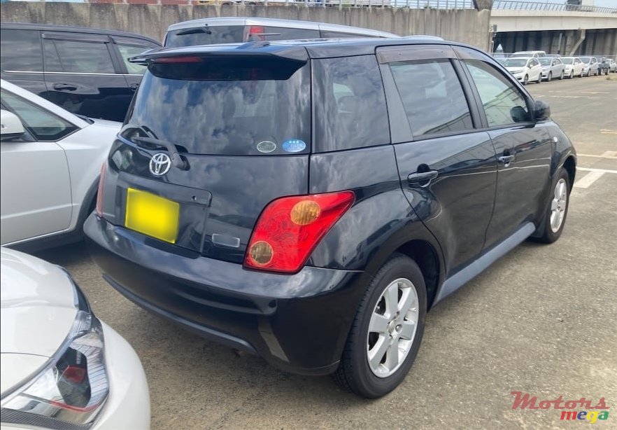 2006' Toyota Ist photo #4