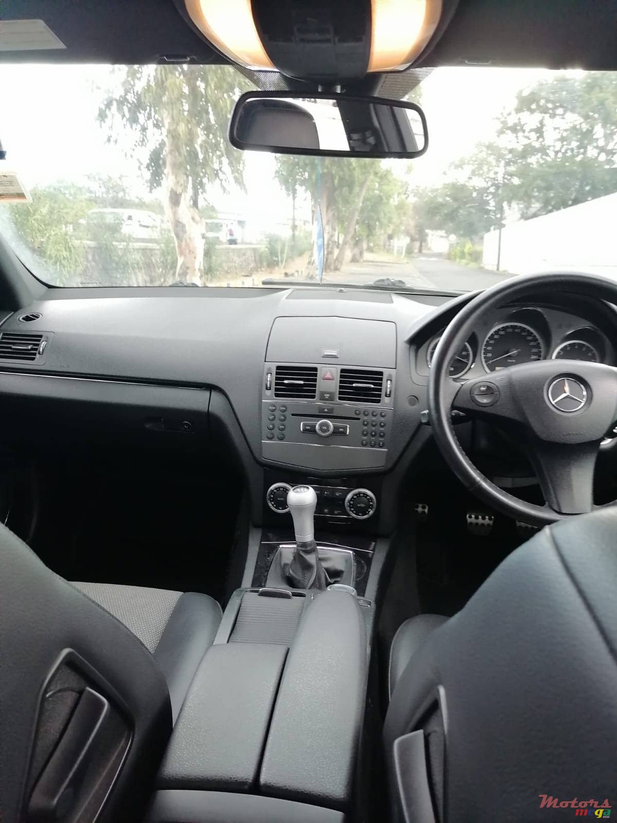 2009' Mercedes-Benz C-Class photo #7