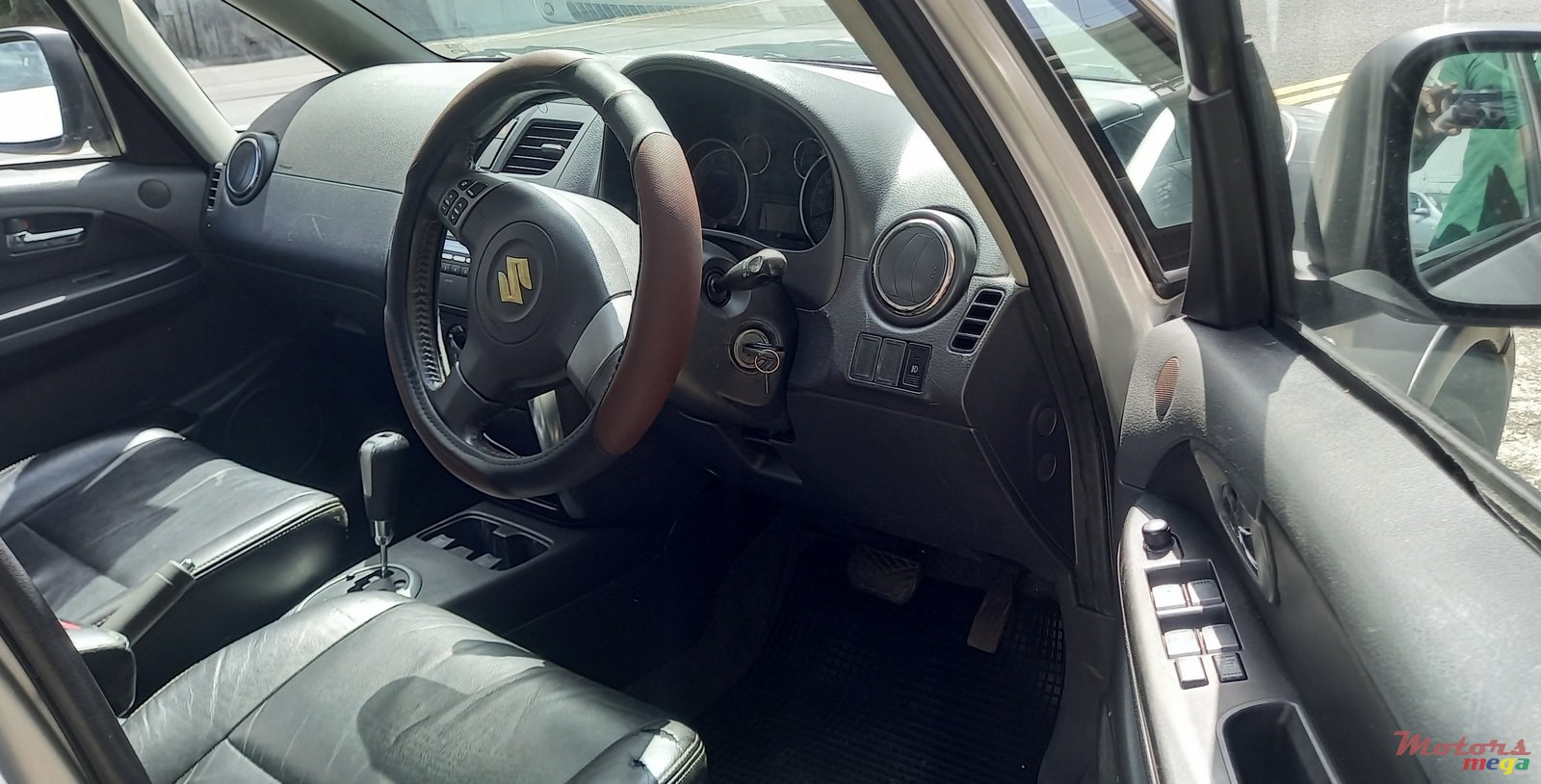 2009' Suzuki SX4 photo #5