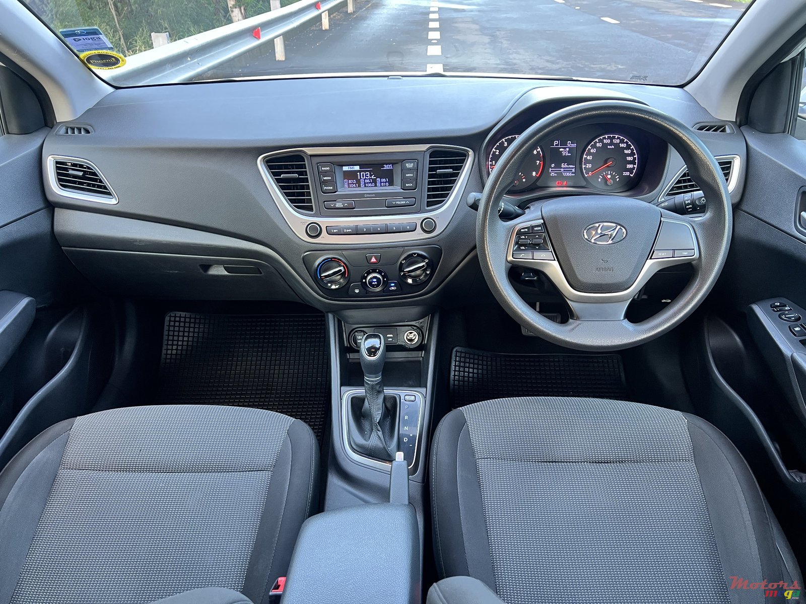 2019' Hyundai Accent photo #5