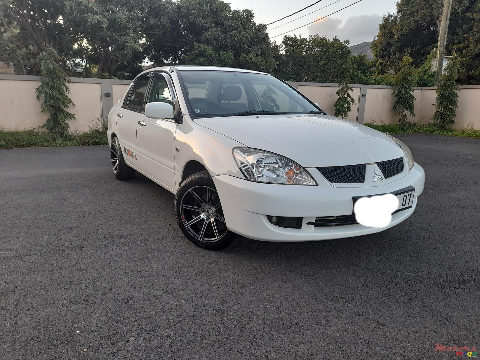 2007' Mitsubishi Lancer photo #7