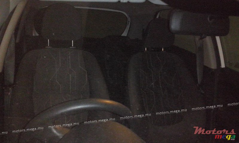 2013' Kia Picanto photo #2