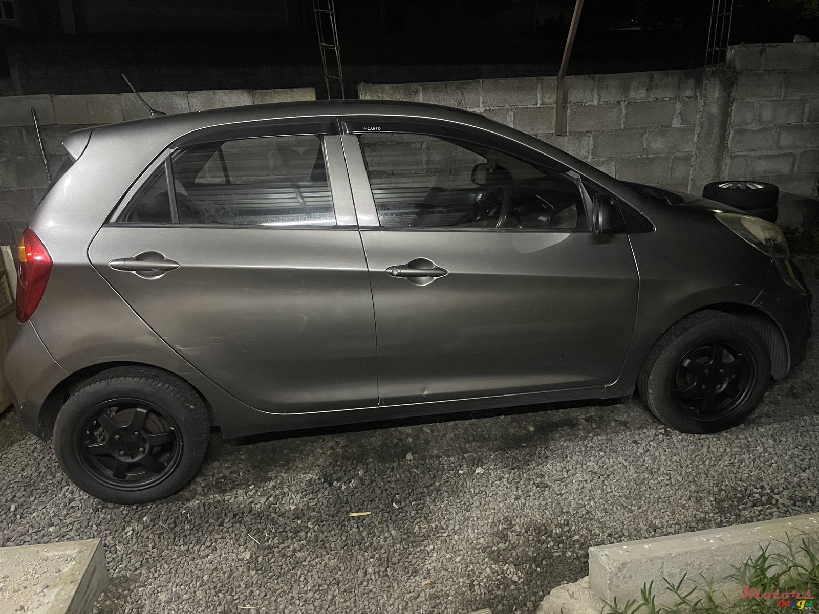 2011' Kia Picanto photo #4