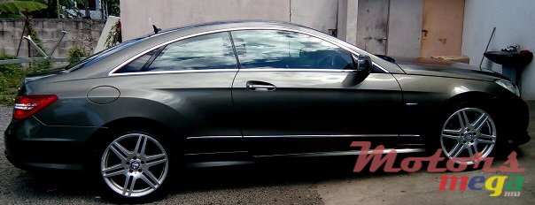 2011' Mercedes-Benz E-Class E250 CGi photo #4
