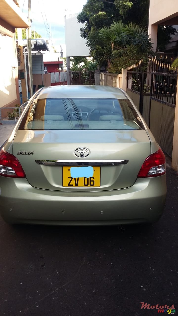 2006' Toyota Yaris photo #2