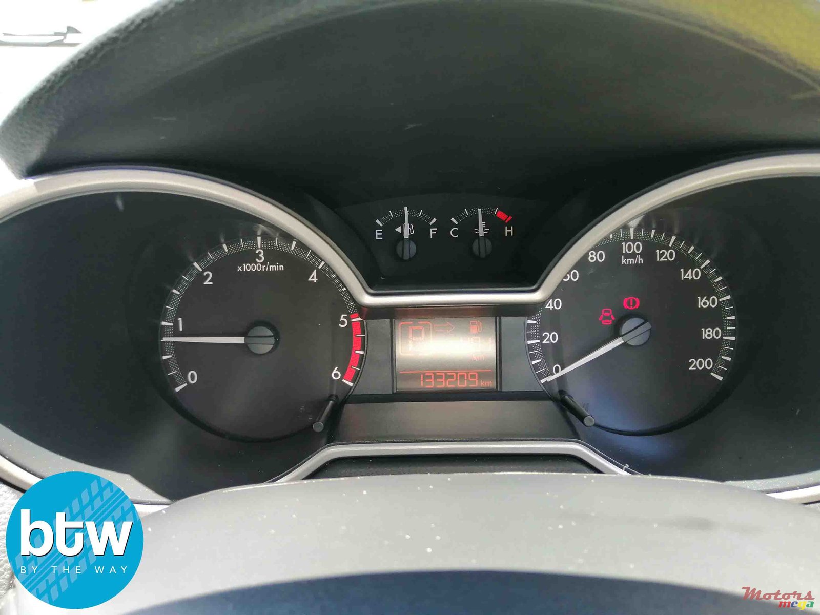 2015' Mazda BT-50 photo #7