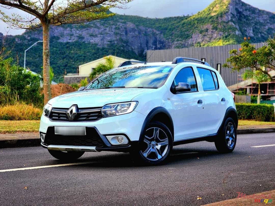 2018' Renault Sandero StepWay photo #2