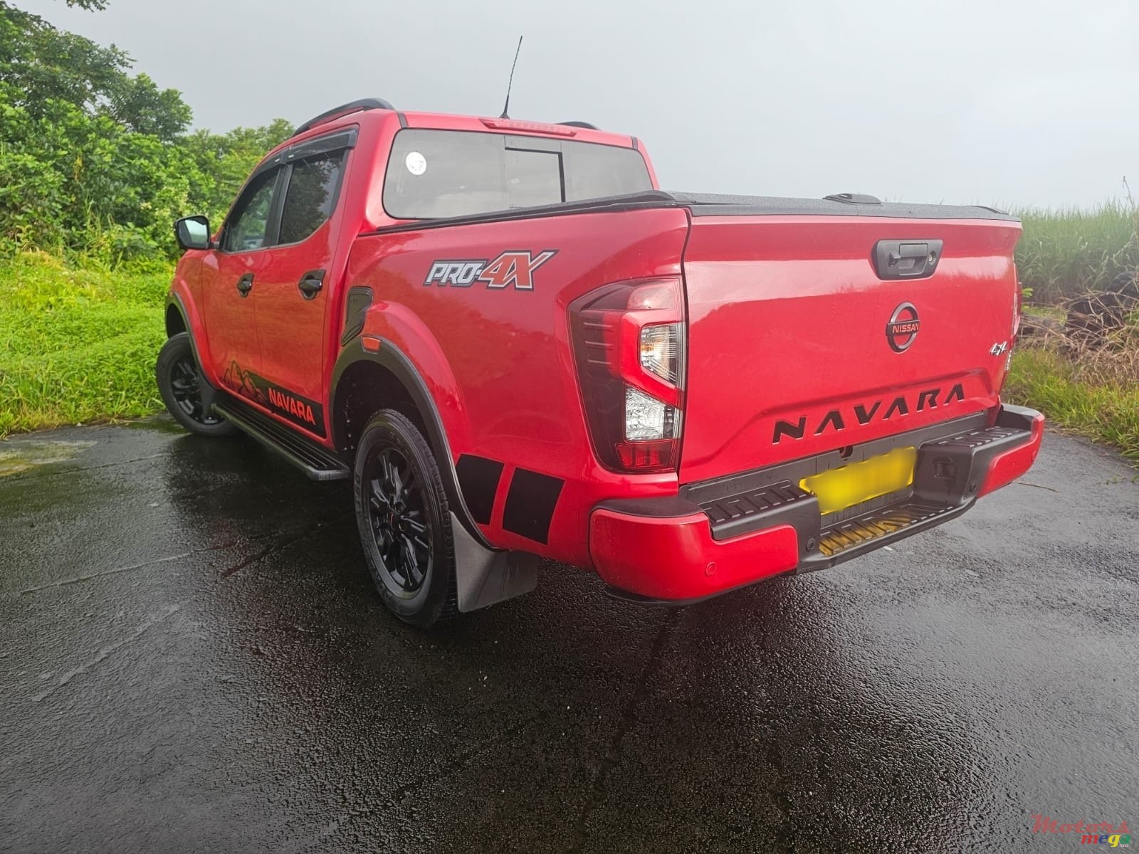 2022' Nissan Navara Pro 4X photo #2