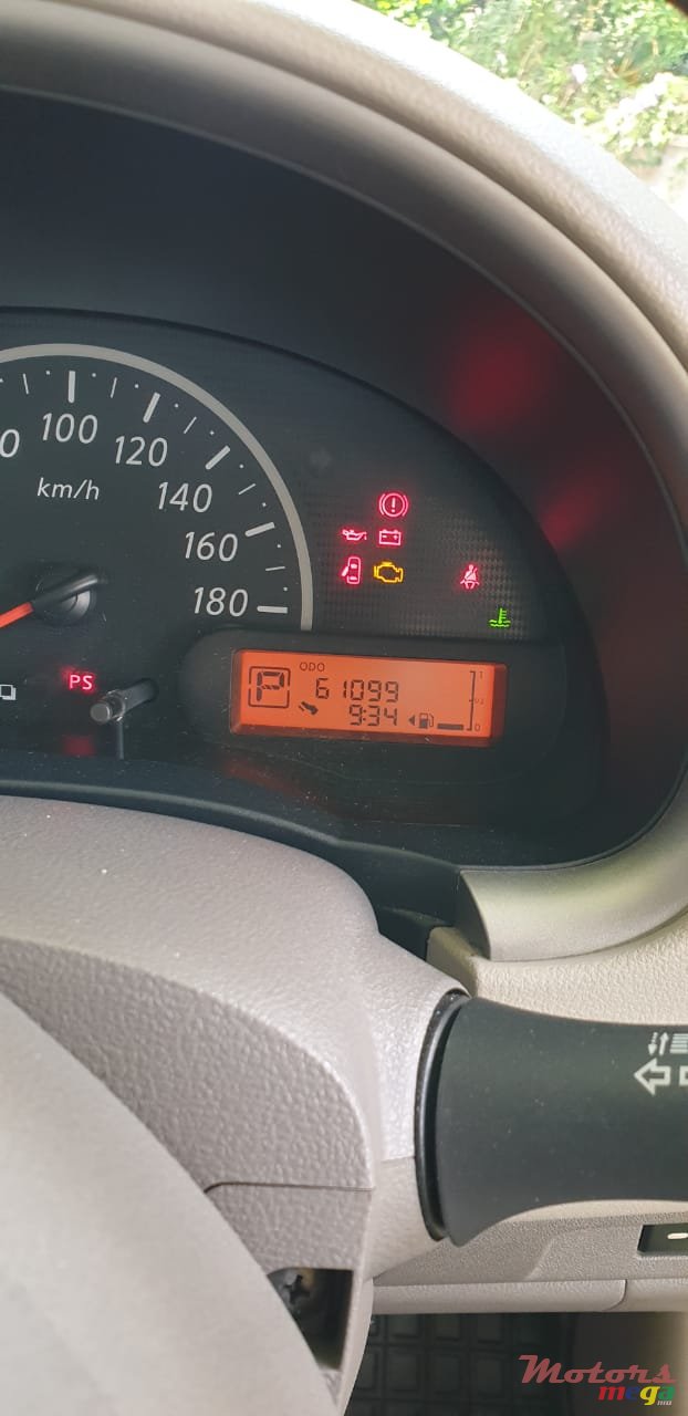 2011' Nissan March photo #1