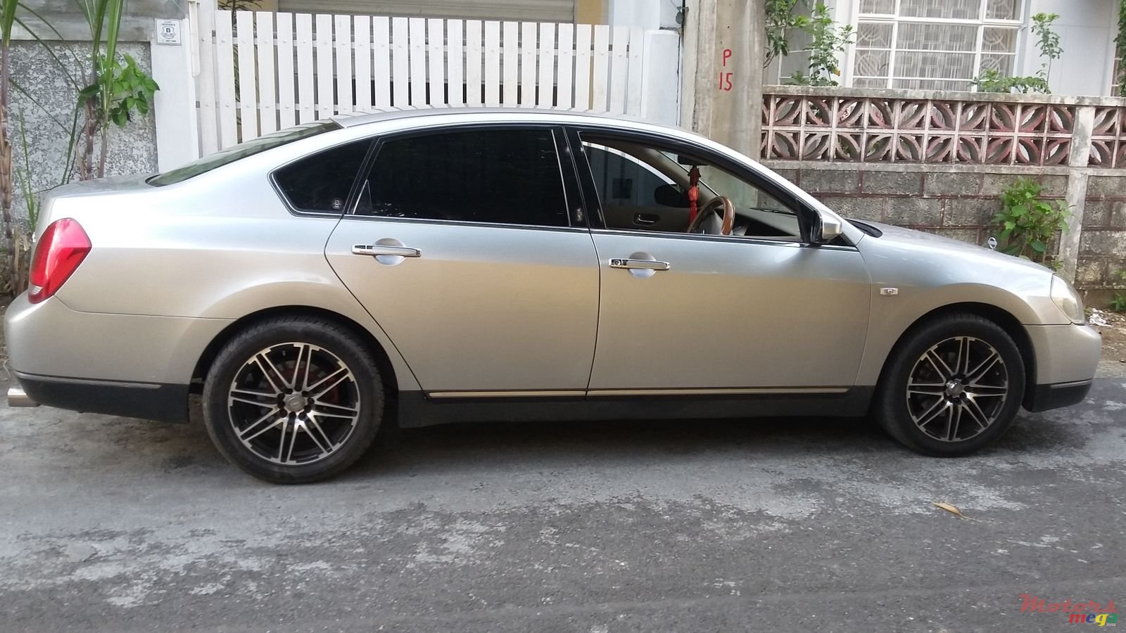 2004' Nissan Cefiro photo #3