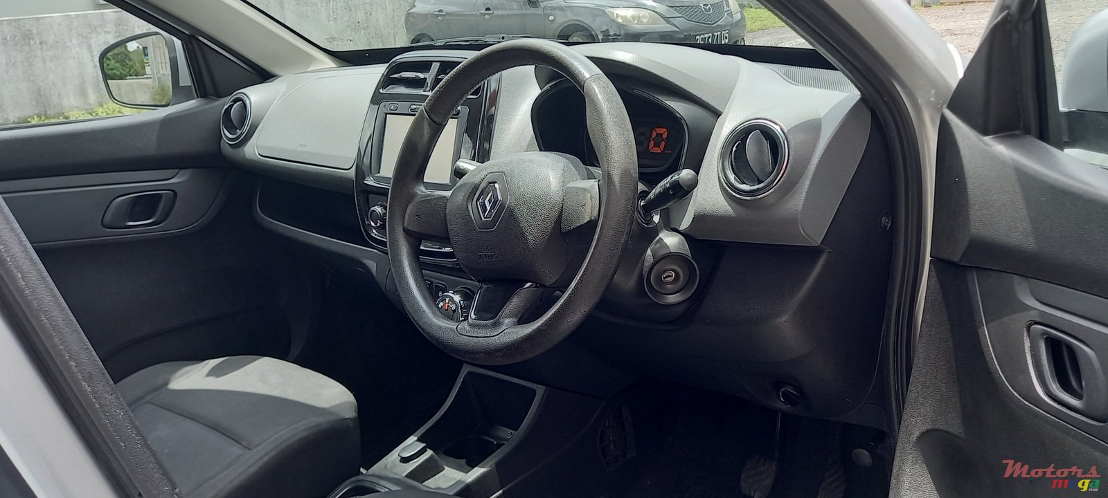 2018' Renault Kwid AUTOMATIC photo #5