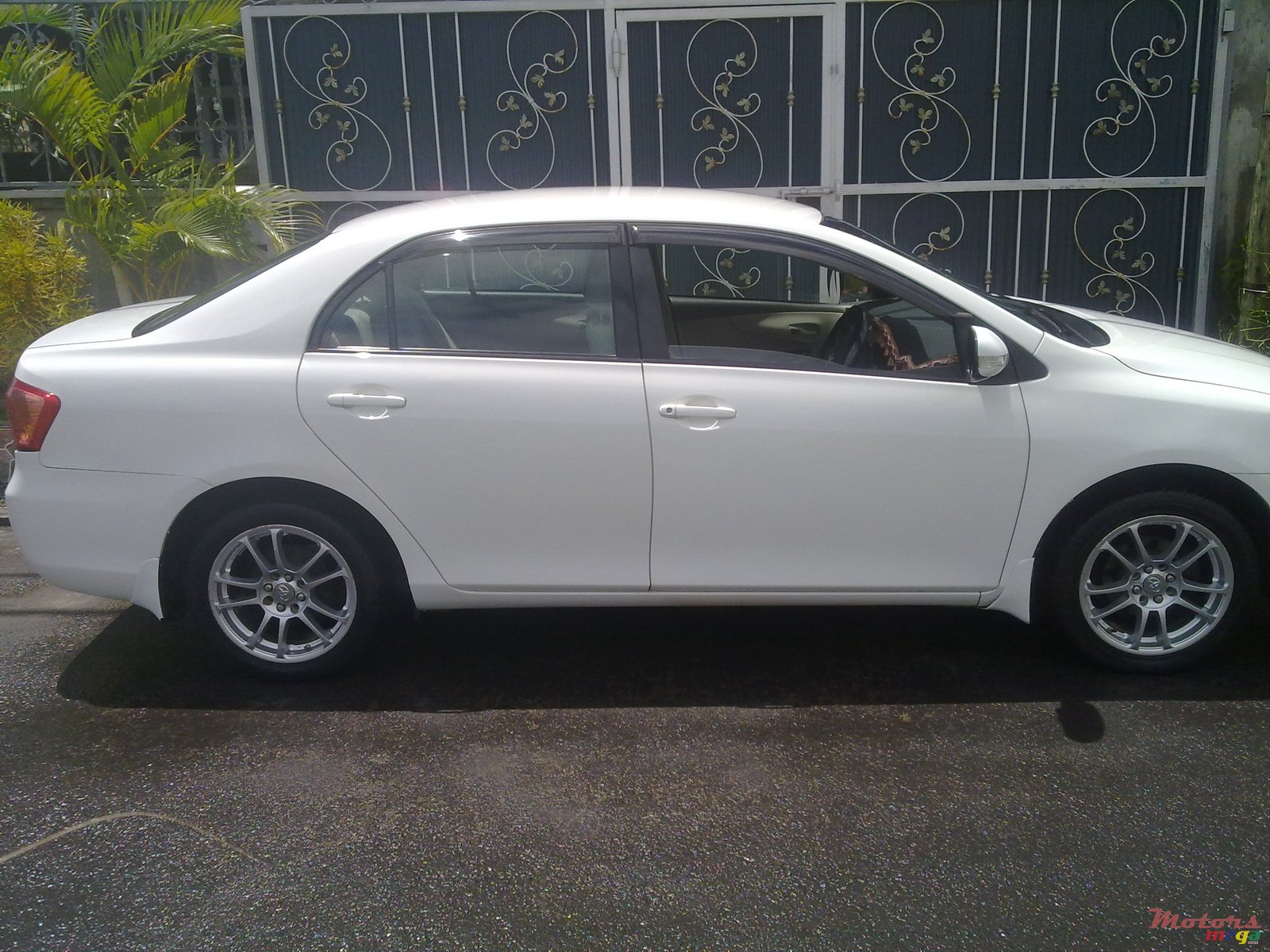 2007' Toyota Axio photo #3