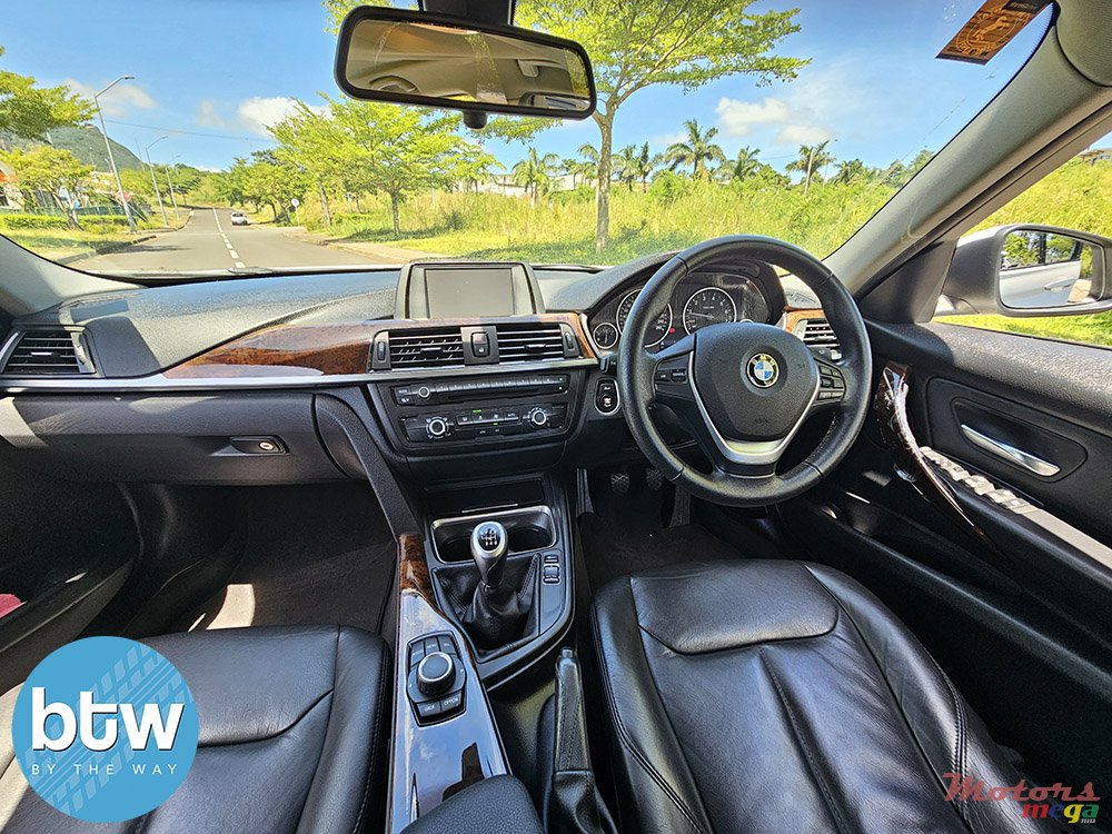 2013' BMW 320 320i photo #7