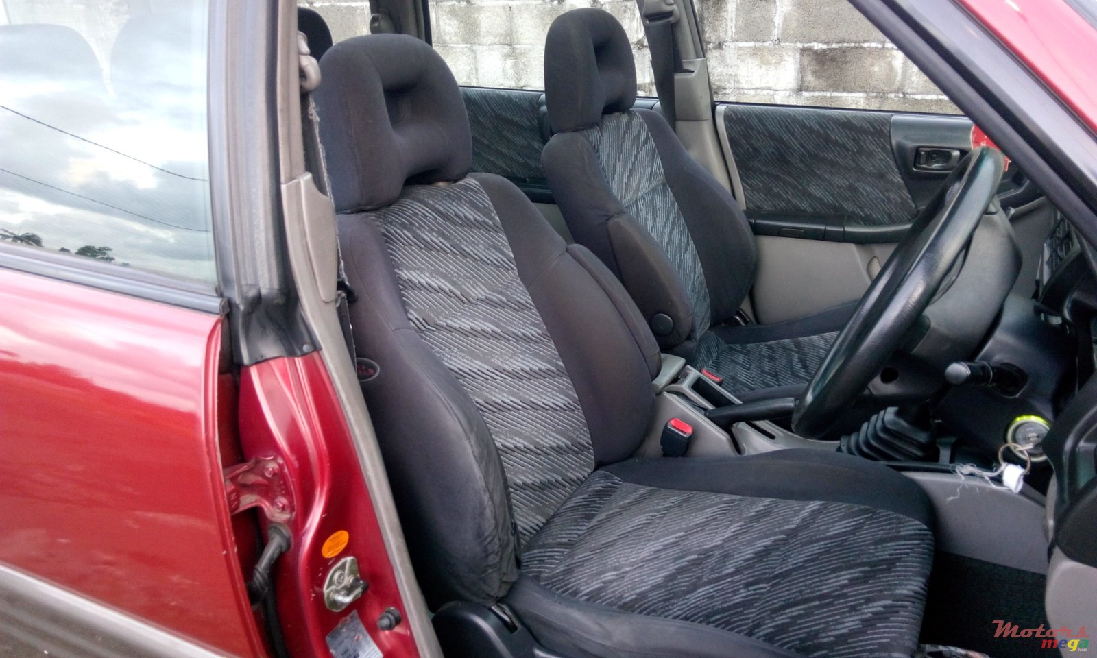 2001' Subaru Forester 1.6 AWD offroad photo #2