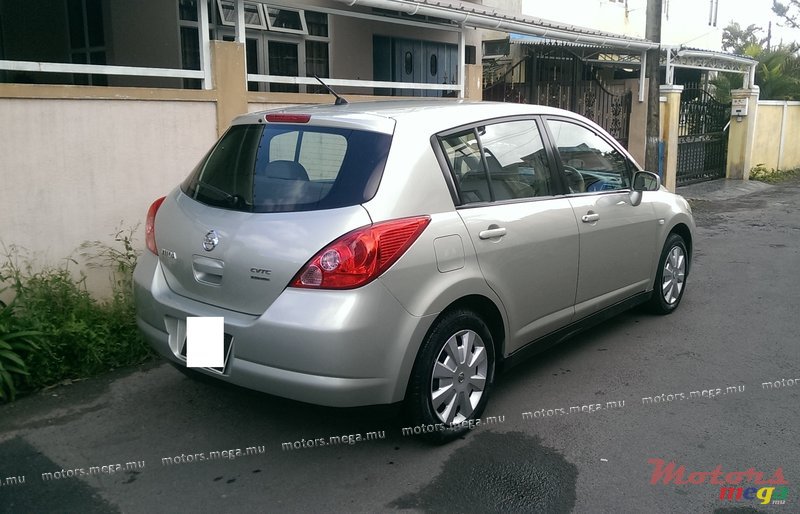 2007' Nissan Tiida H/back photo #2
