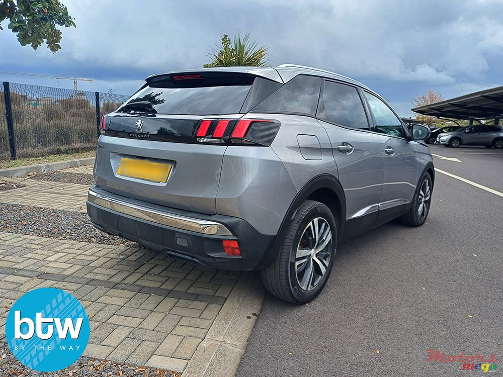 2018' Peugeot 3008 Allure photo #3