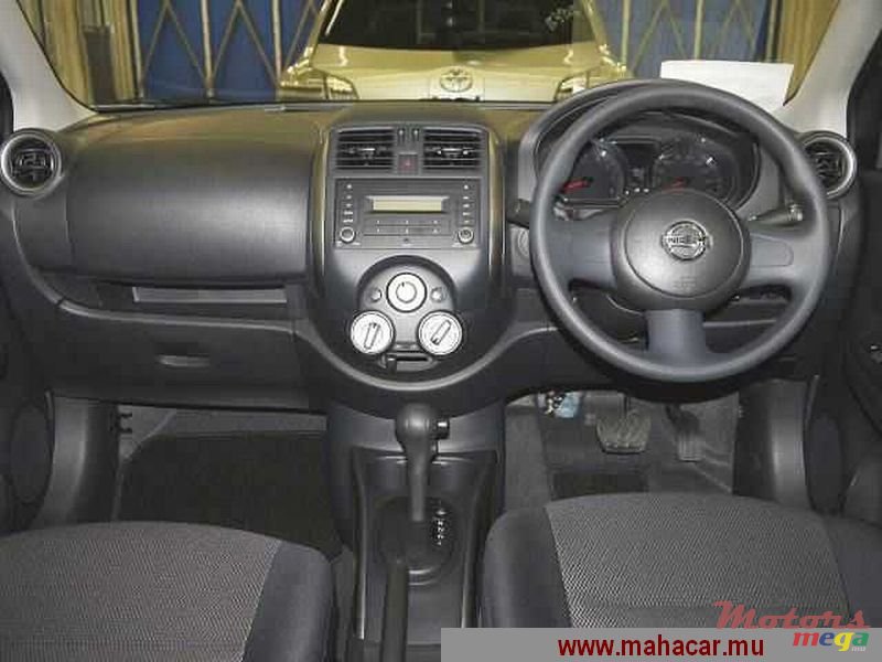 2012' Nissan Tiida Latio photo #1