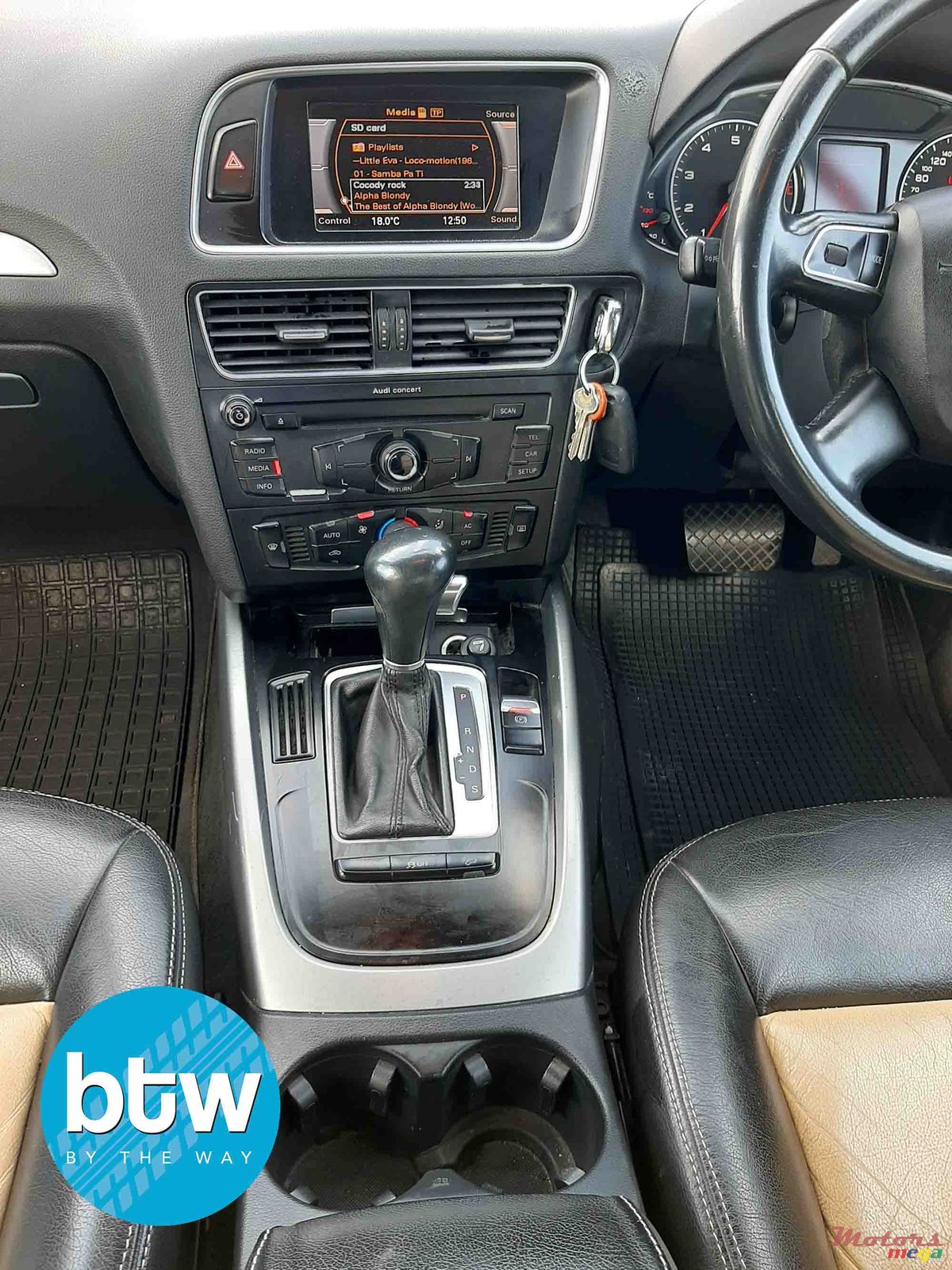 2012' Audi Q5 photo #6