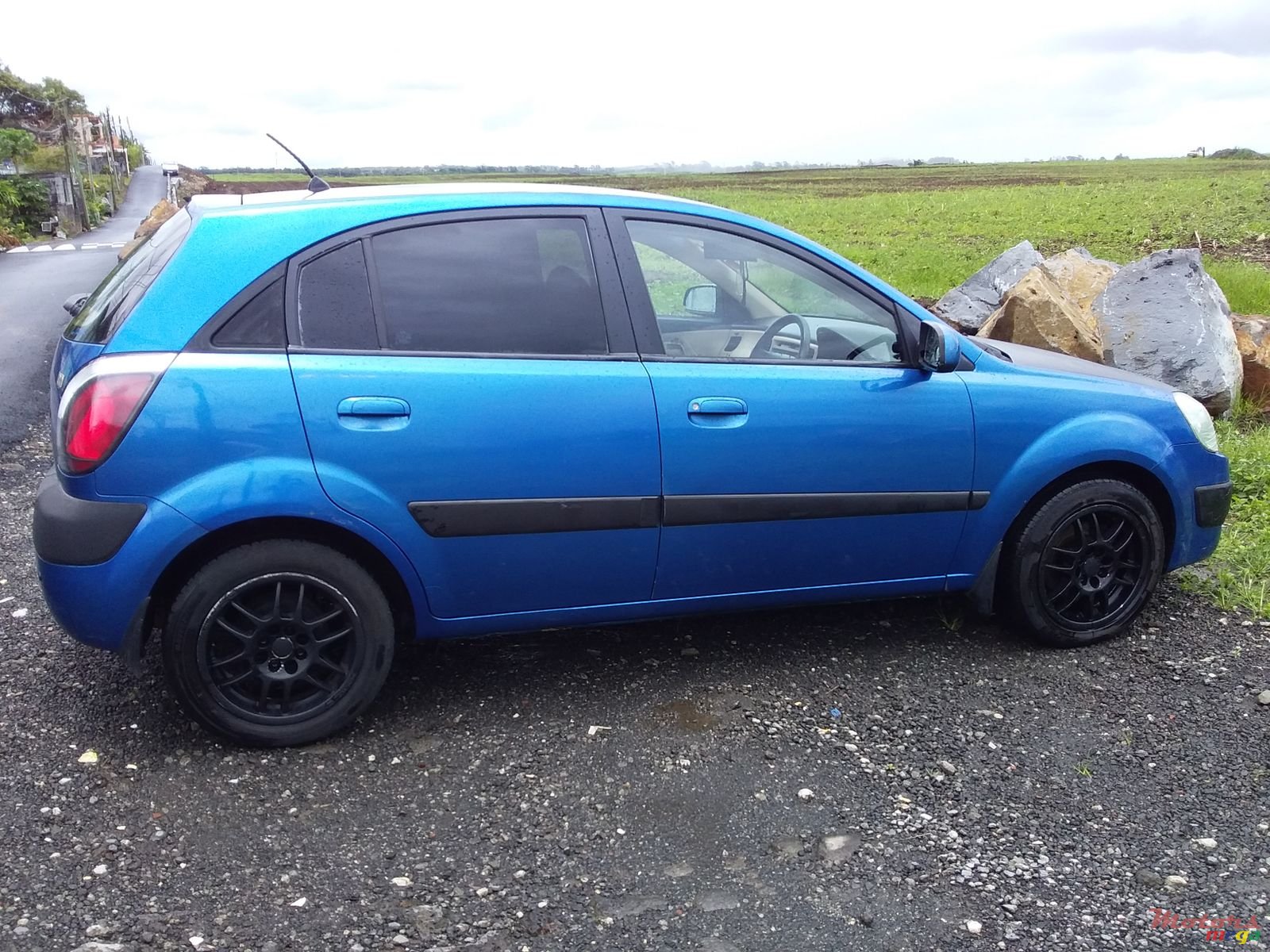 2005' Kia Rio photo #2