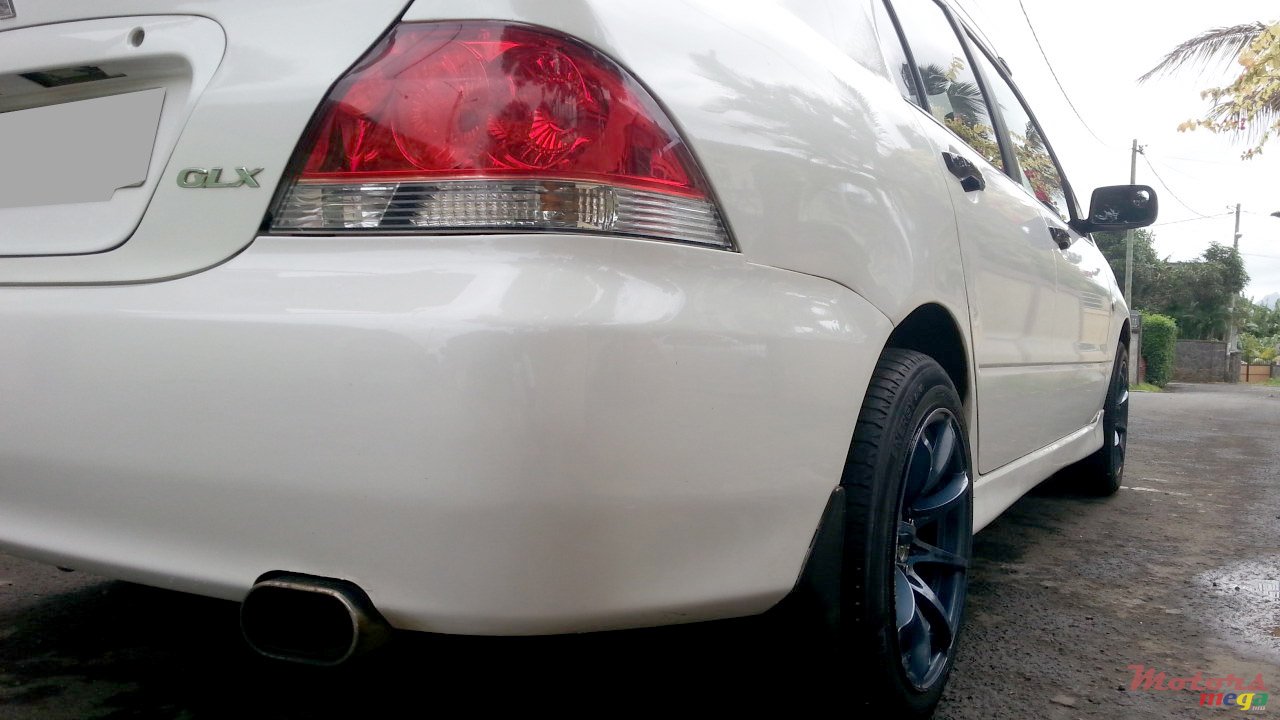 2006' Mitsubishi Lancer GLX photo #1