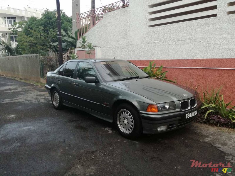 1994' BMW 318 photo #1