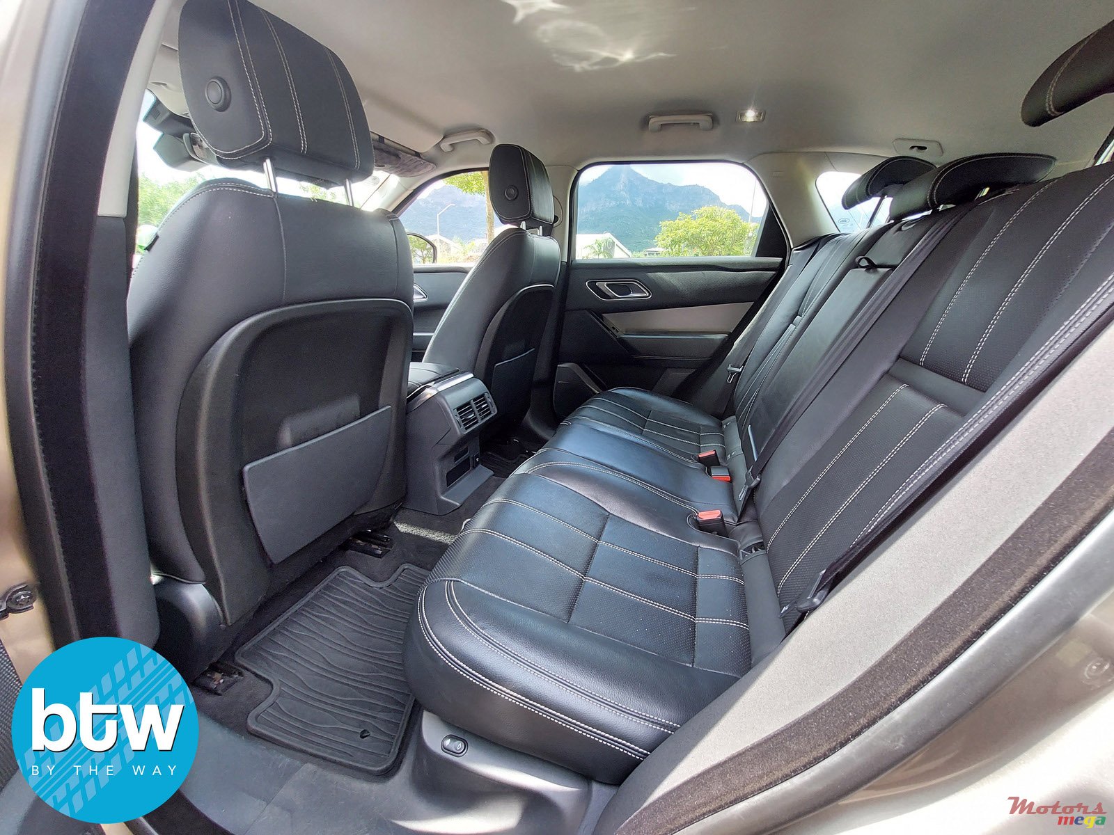 2018' Land Rover Range Rover Velar photo #5