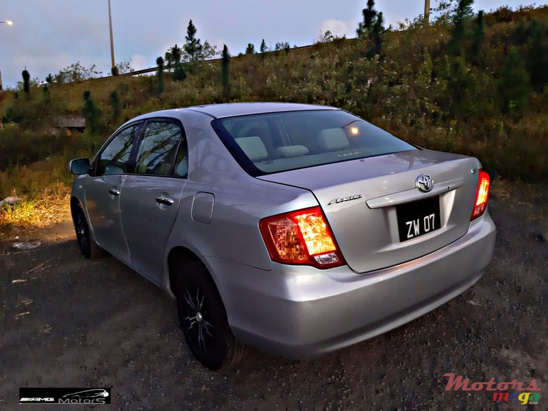 2007' Toyota Axio X photo #2
