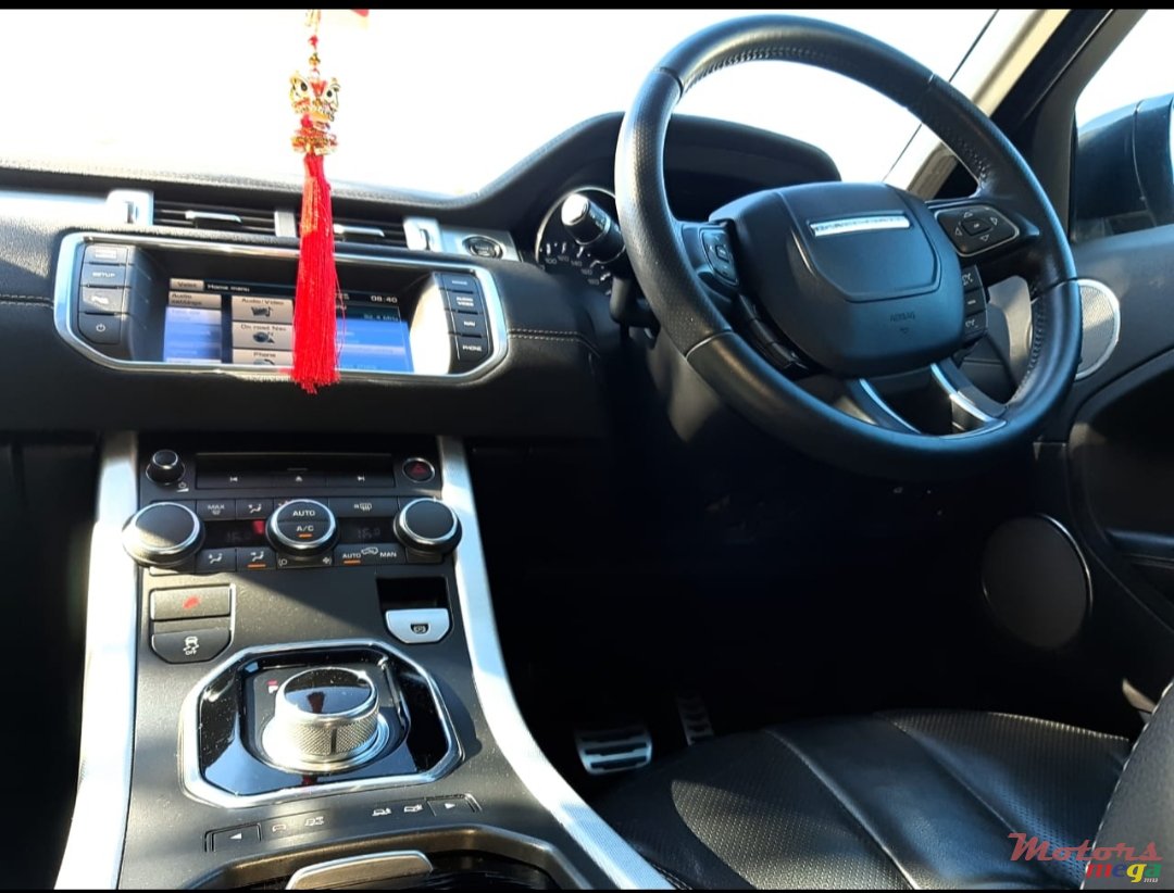 2013' Land Rover Range Rover Evoque photo #2