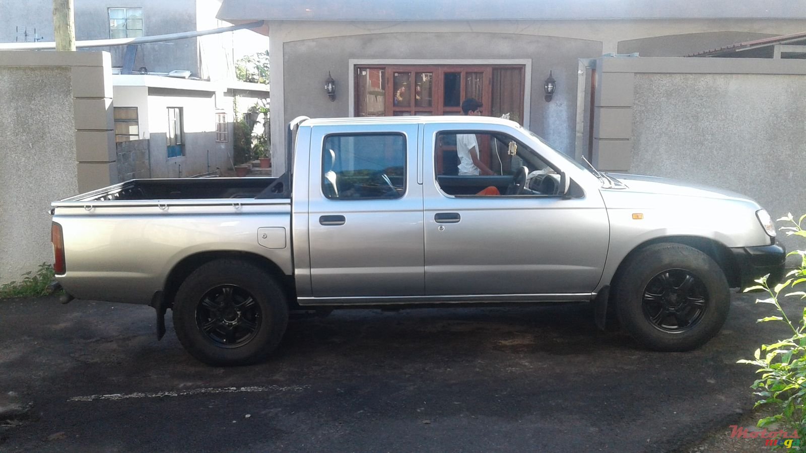 2006' Nissan Hardbody photo #1