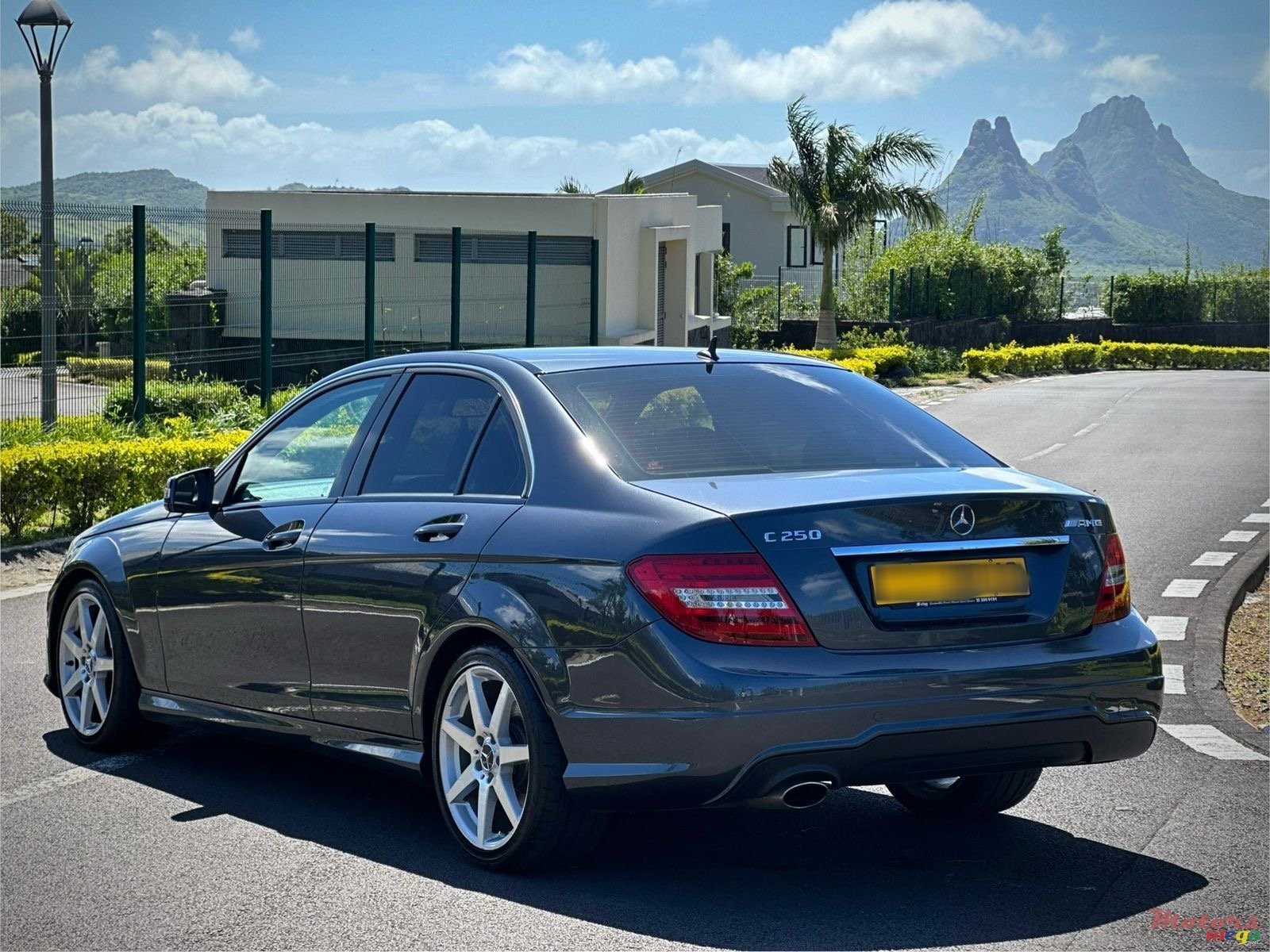 2012' Mercedes-Benz C250 AMG Pack photo #4