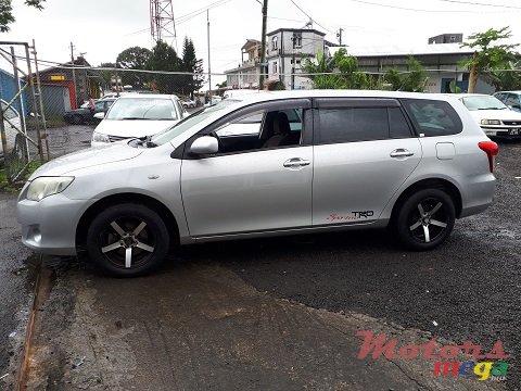 2010' Toyota Fielder photo #2