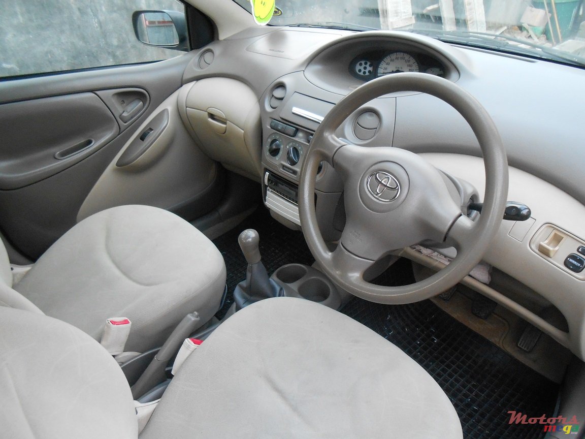 2005' Toyota photo #4