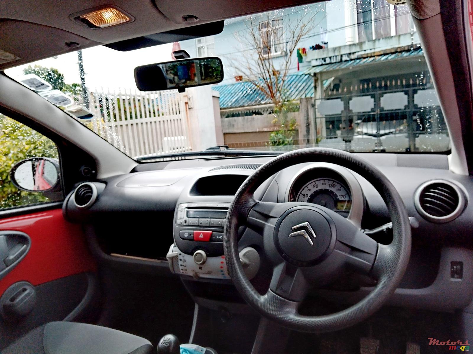 2012' Citroen C1 photo #5