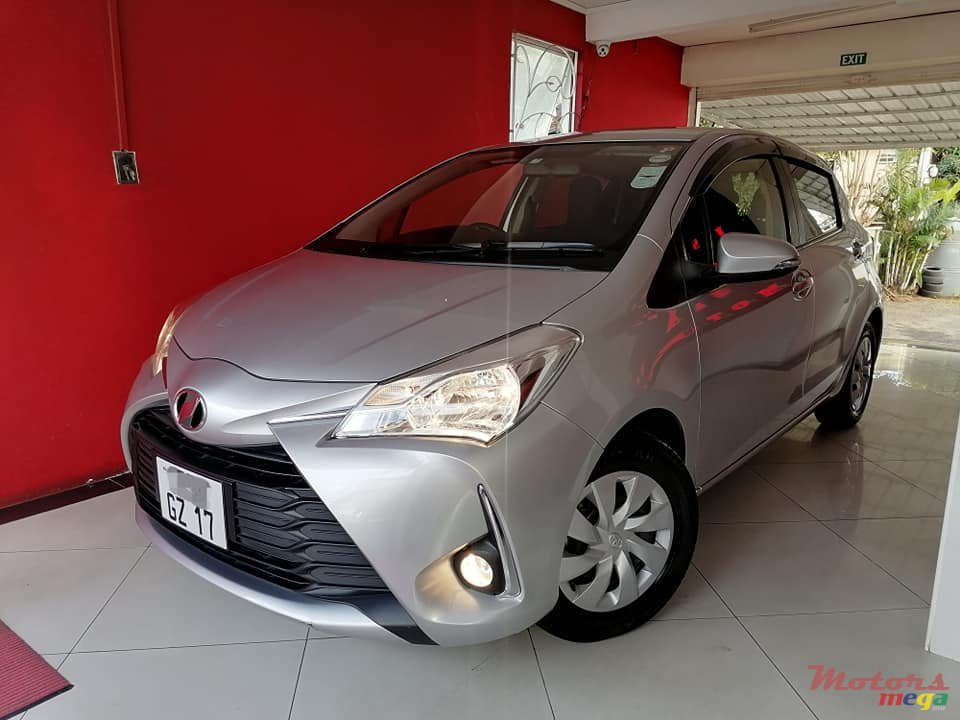 2017' Toyota Vitz photo #3