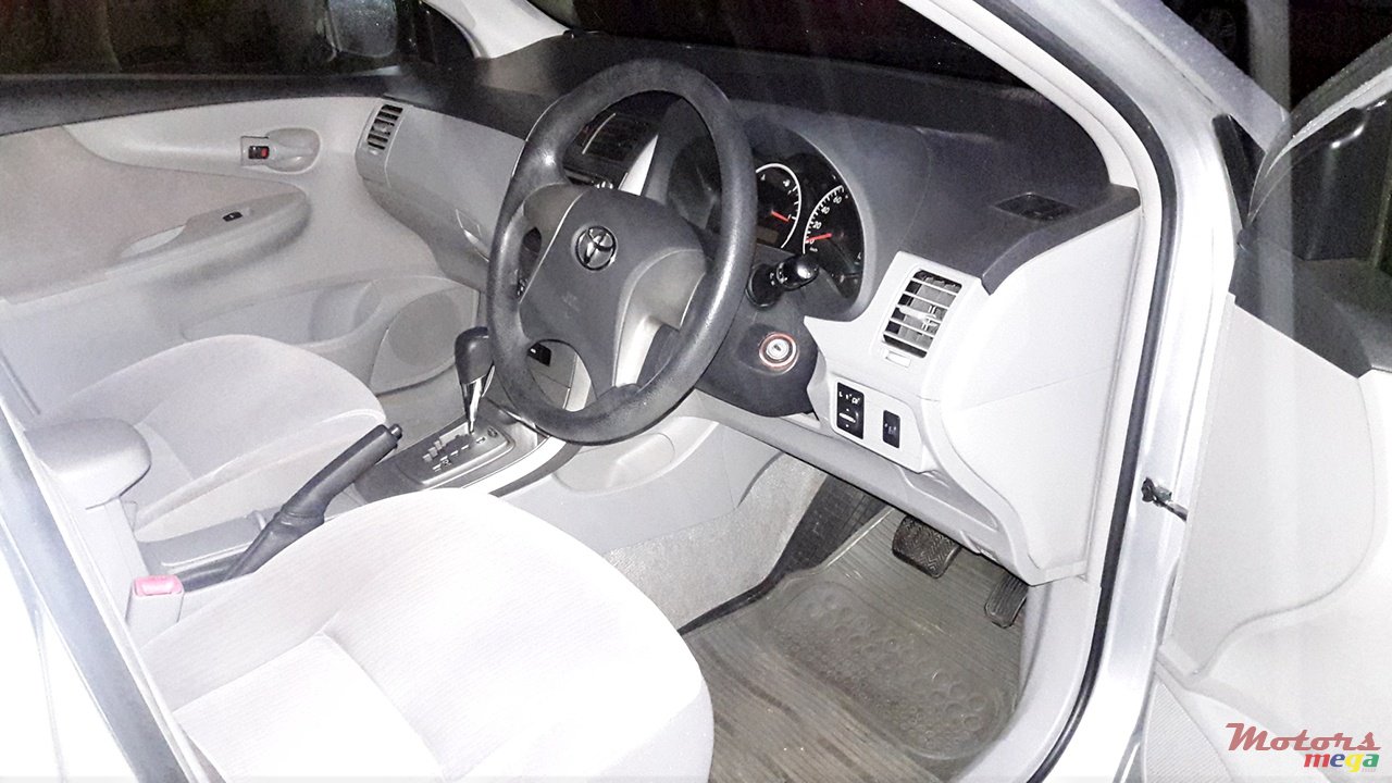 2008' Toyota Axio photo #3