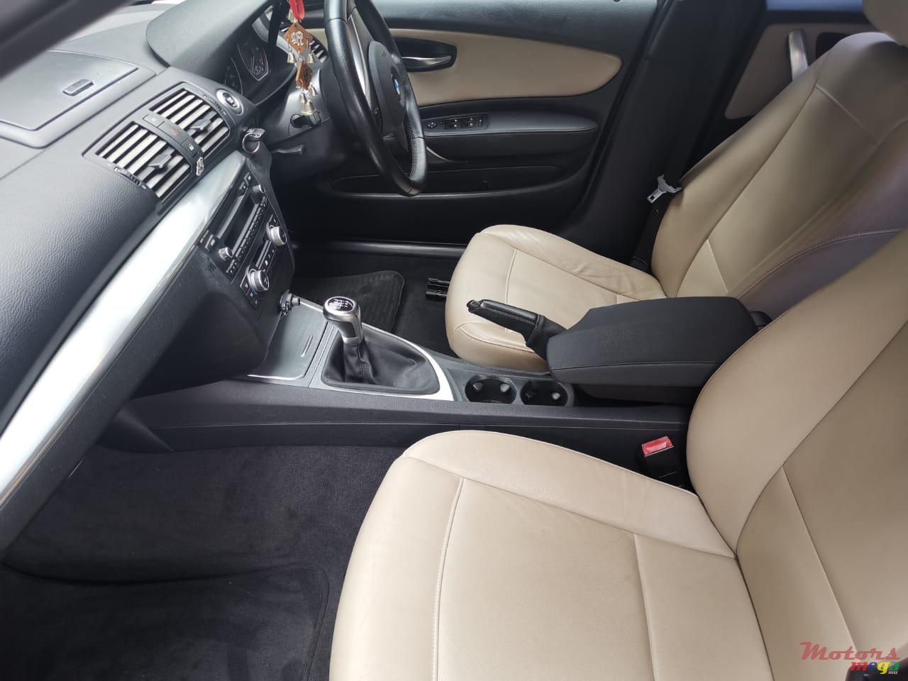 2011' BMW 116 photo #1