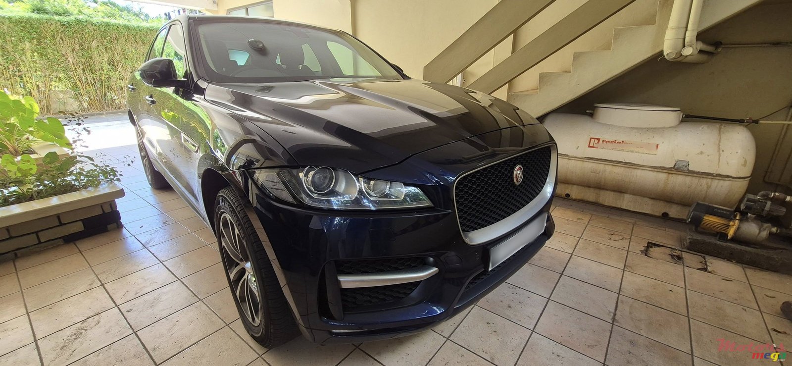 2020' Jaguar F-Pace photo #1