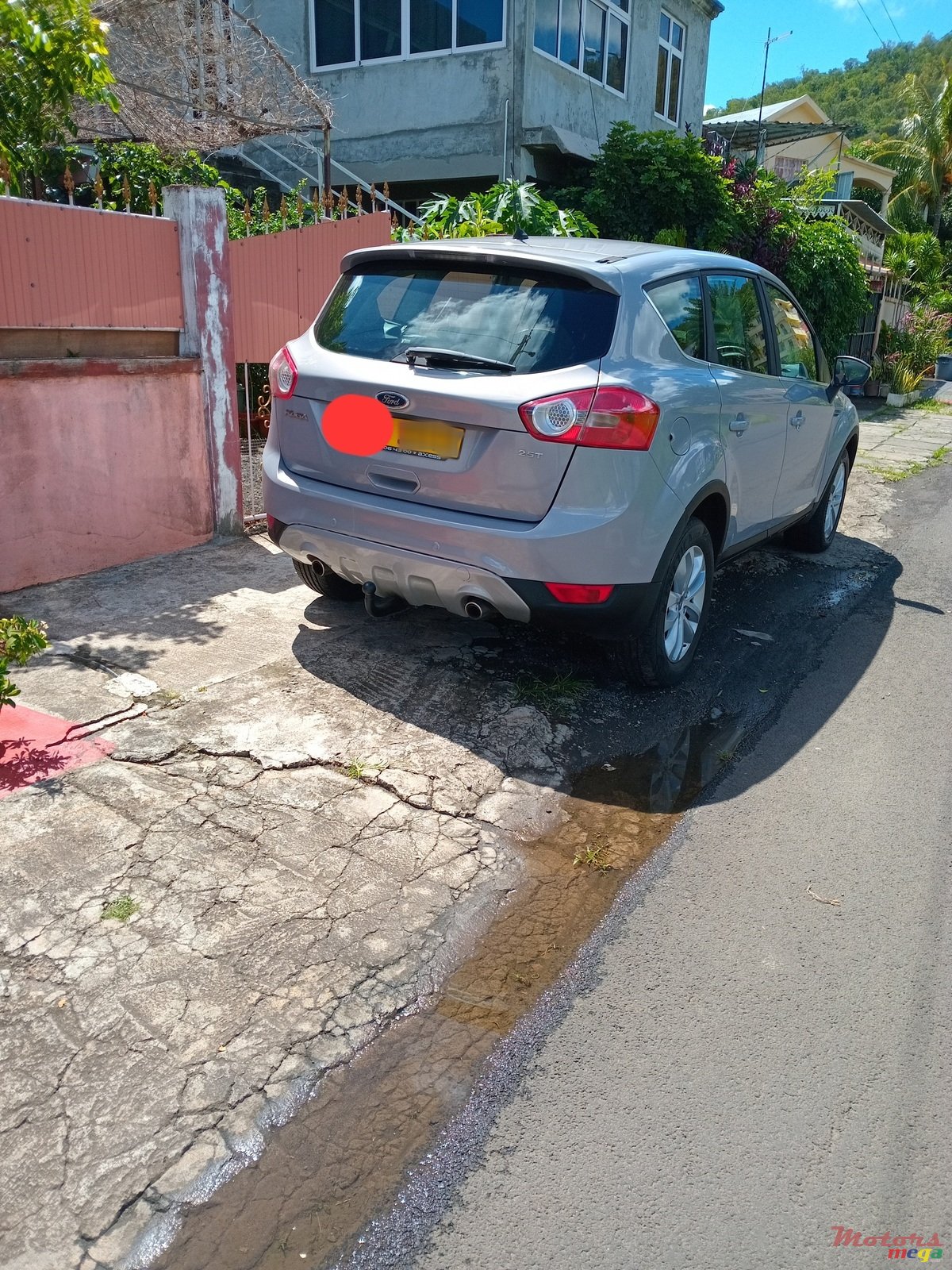 2011' Ford Kuga photo #3